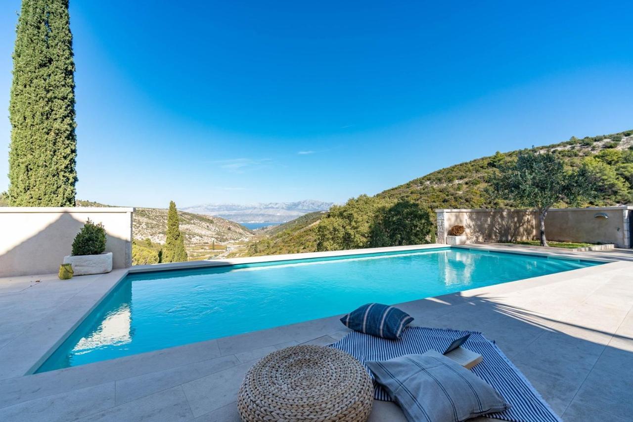 New Villa Ani! Traditional And Luxurious 4-Bedroom Villa With Heated Pool And Sea Views Postira Bagian luar foto