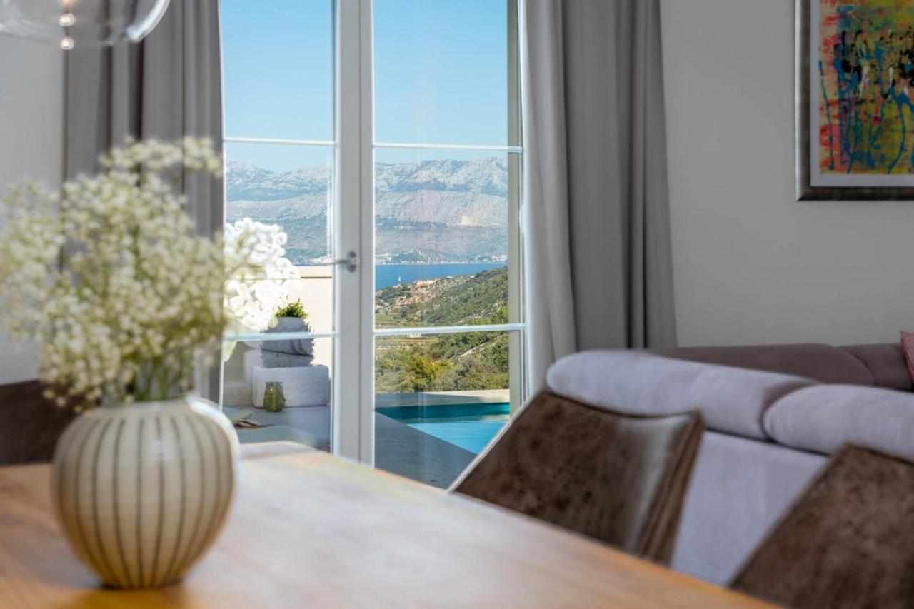 New Villa Ani! Traditional And Luxurious 4-Bedroom Villa With Heated Pool And Sea Views Postira Bagian luar foto