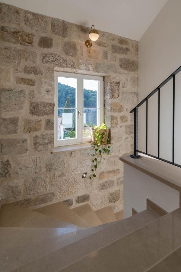 New Villa Ani! Traditional And Luxurious 4-Bedroom Villa With Heated Pool And Sea Views Postira Bagian luar foto