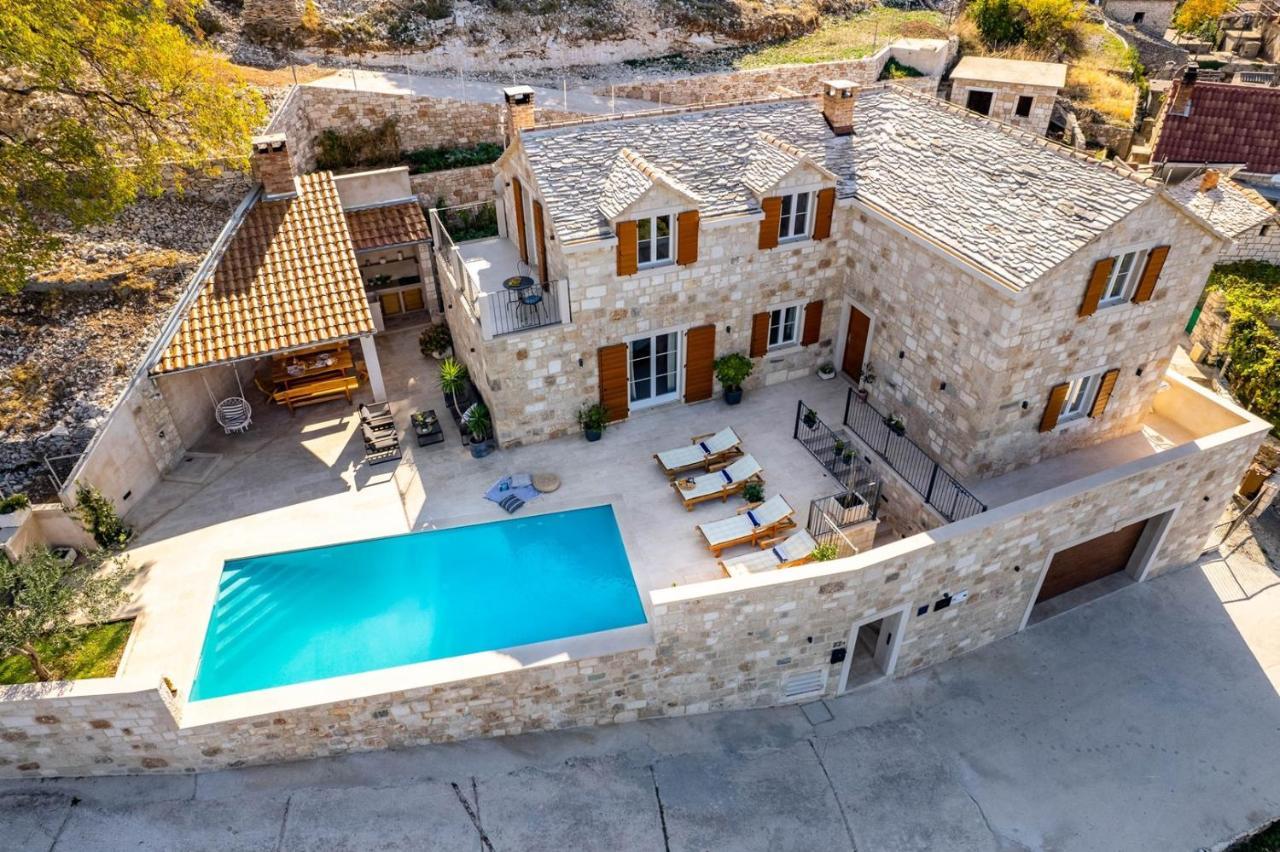 New Villa Ani! Traditional And Luxurious 4-Bedroom Villa With Heated Pool And Sea Views Postira Bagian luar foto