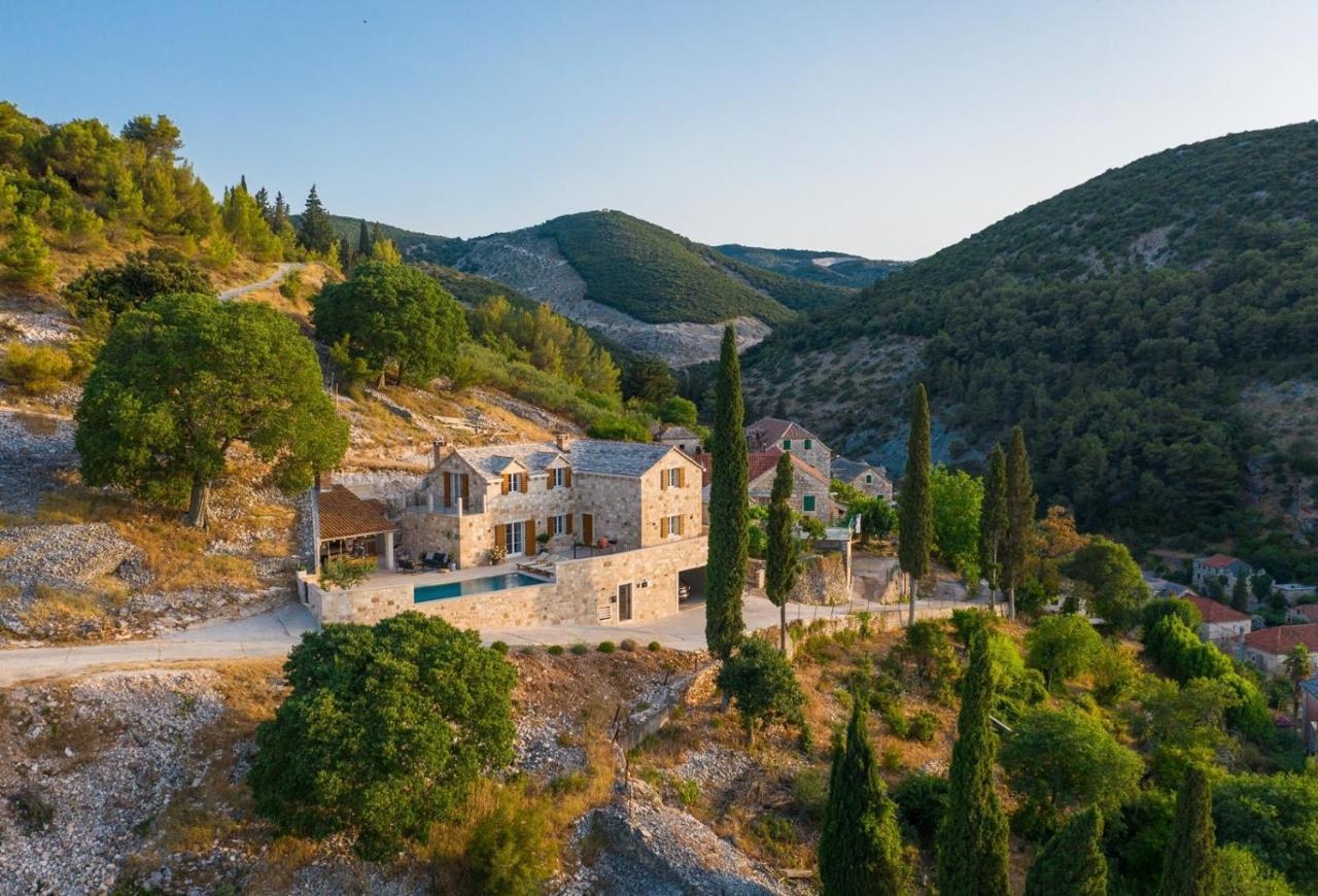 New Villa Ani! Traditional And Luxurious 4-Bedroom Villa With Heated Pool And Sea Views Postira Bagian luar foto
