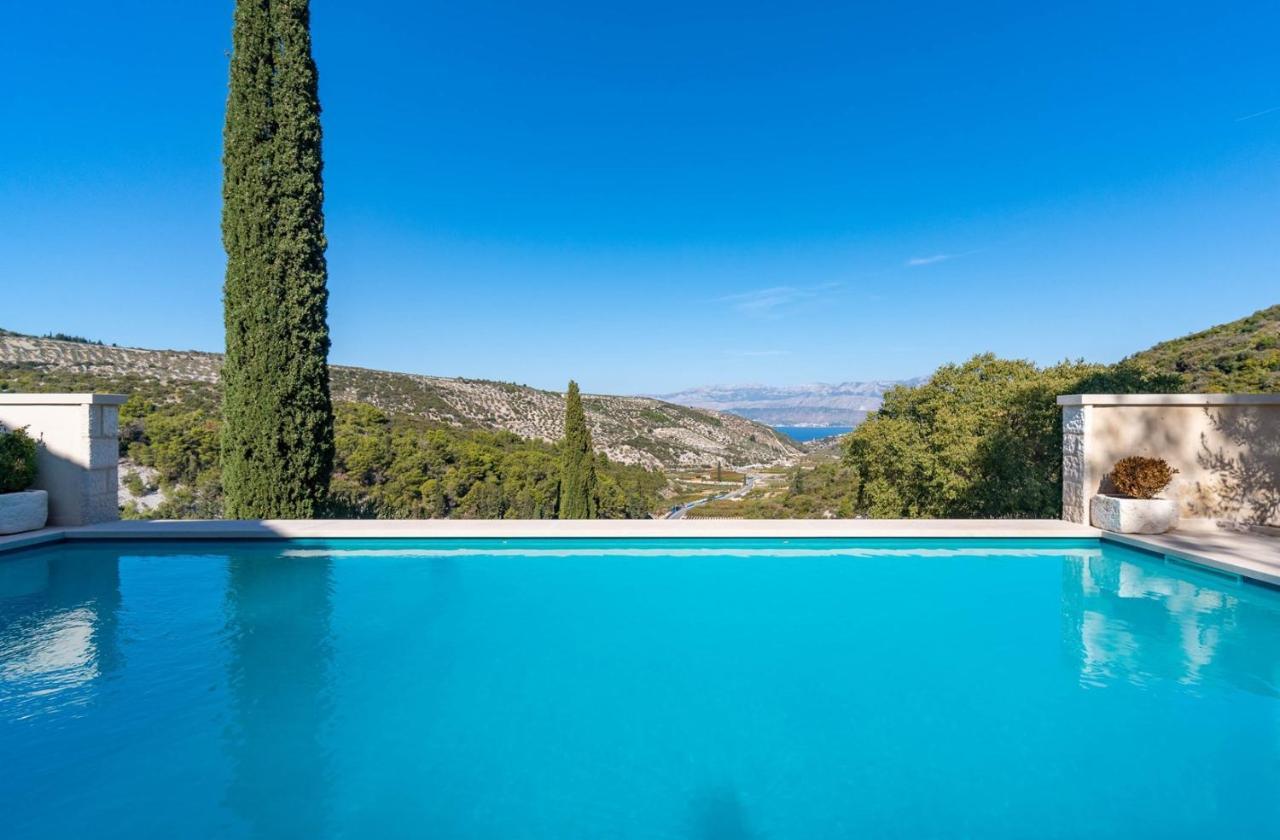 New Villa Ani! Traditional And Luxurious 4-Bedroom Villa With Heated Pool And Sea Views Postira Bagian luar foto