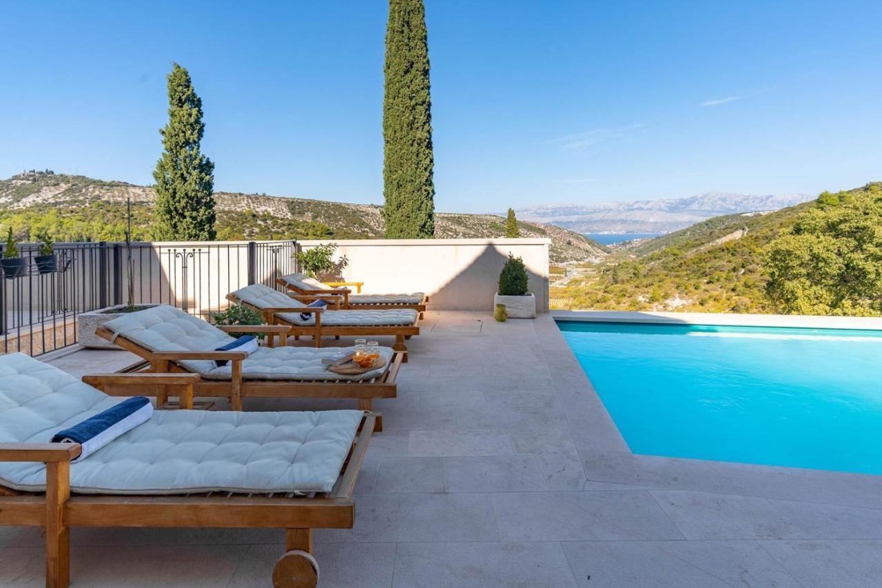 New Villa Ani! Traditional And Luxurious 4-Bedroom Villa With Heated Pool And Sea Views Postira Bagian luar foto