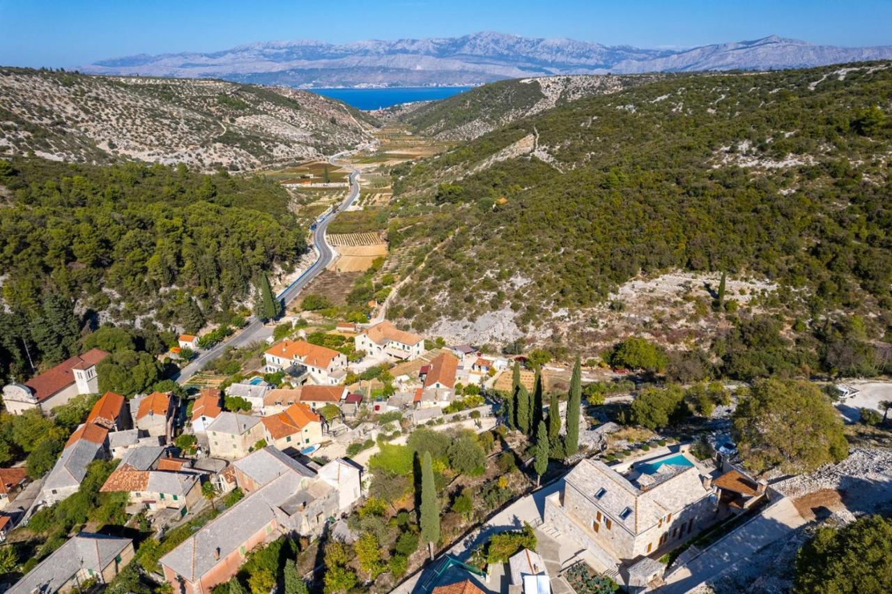 New Villa Ani! Traditional And Luxurious 4-Bedroom Villa With Heated Pool And Sea Views Postira Bagian luar foto